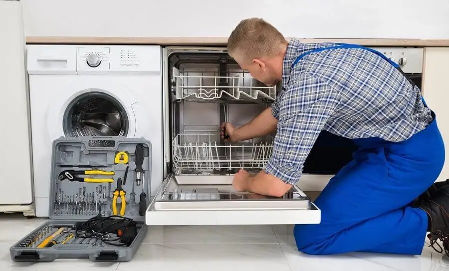 Karapürçek Beko servisi teknisyen ekibi beyaz eşya tamiri yaparken